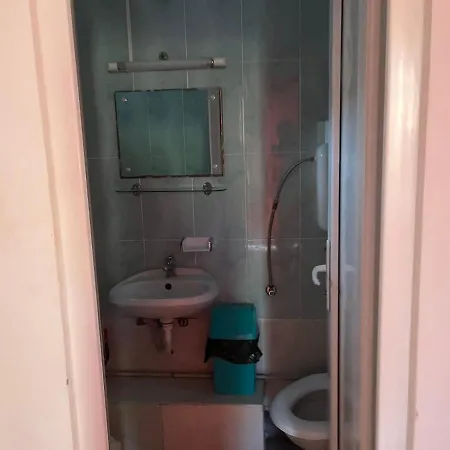 Vila Leila בית הארחה *