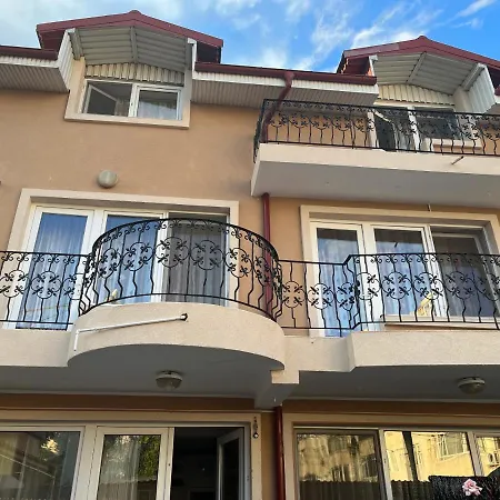 בית הארחה Vila Leila